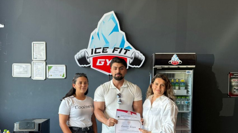 SPOR SALONLARINA TEŞEKKÜR BELGESİ VERİLİYOR