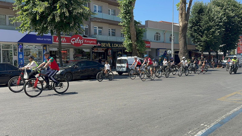 ÇÖLYAK VE PKU HASTALIKLARINA DİKKATİ ÇEKMEK İÇİN PEDAL ÇEVİRİYORLAR