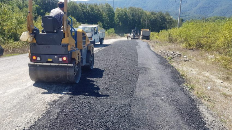 YOLLARDA BAKIM ONARIM ÇALIŞMALARI SÜRÜYOR