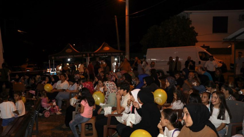 AÇIK HAVA SİNEMA GECELERİ MEGENCİK’TE DEVAM ETTİ