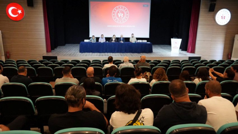 ARSLANTÜRK, ANTRENÖRLERLE TANIŞMA TOPLANTISI GERÇEKLEŞTİRDİ