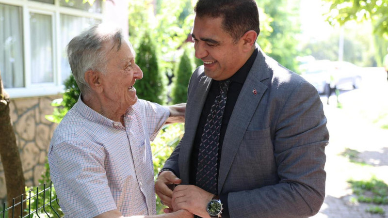VALİ ASLAN, ŞEHİT AİLELERİNİ ZİYARET ETTİ 