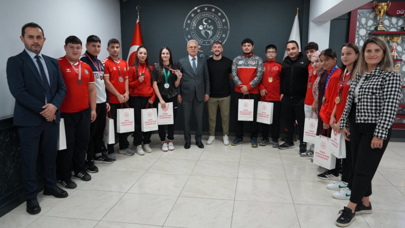 HALTER SPORCULARINDAN İL MÜDÜRÜ ARSLANTÜRK’E ZİYARET