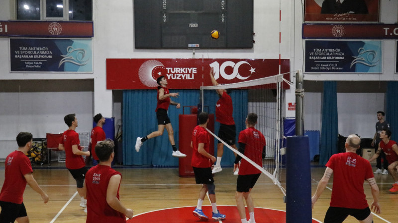 VOLEYBOLCULAR DÜZCELİLERİ TRİBÜNE DAVET ETTİ 