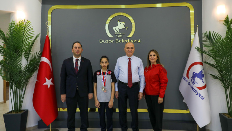 BAŞKAN ÖZLÜ, JUDOCU ERVA EREN’İ MAKAMINDA AĞIRLADI