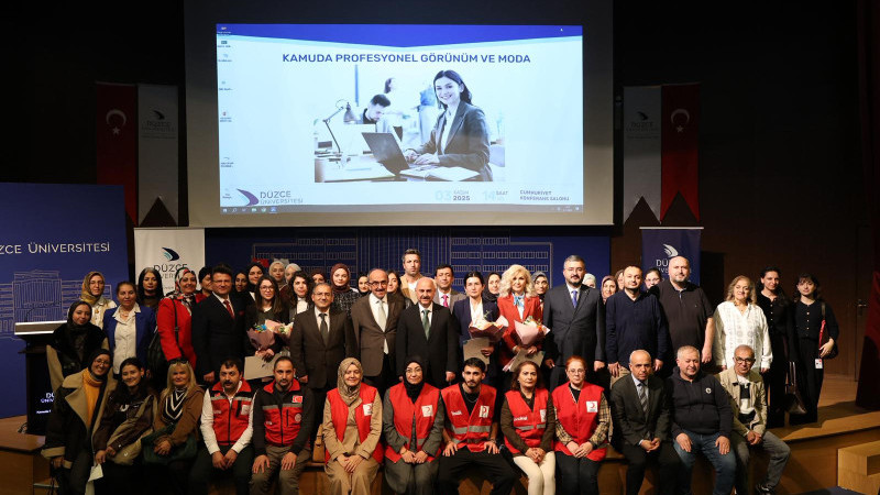 DÜ’DE “KAMUDA PROFESYONEL GÖRÜNÜM VE MODA” PROGRAMI DÜZENLENDİ