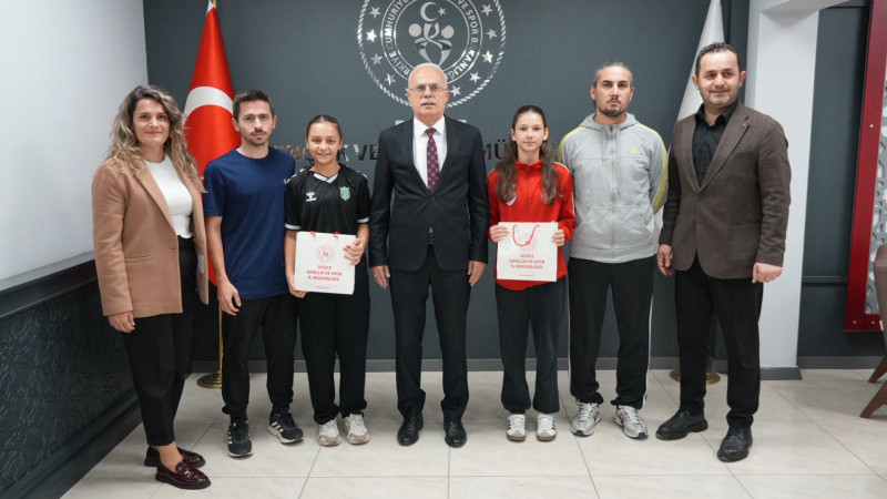 BAŞARILI SPORCULARDAN ZİYARET