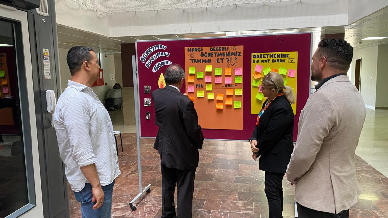 ÖĞRETMENLİĞİN DEĞERİ  ÇOK YÖNLÜ VURGULANDI