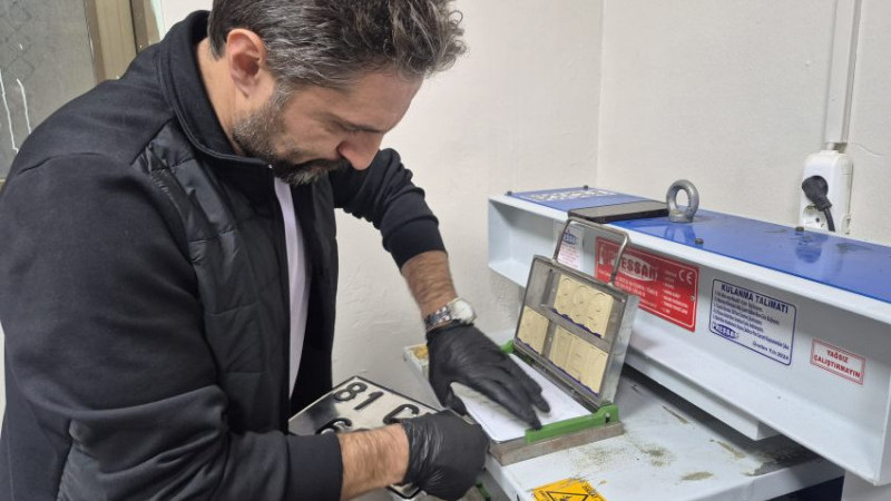 YIĞILCA'DA PLAKA BASIM ATÖLYESİ HİZMETE AÇILDI