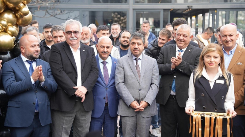 DÜZCE’DE İŞ VE SİYASET DÜNYASI AÇILIŞTA BULUŞTU