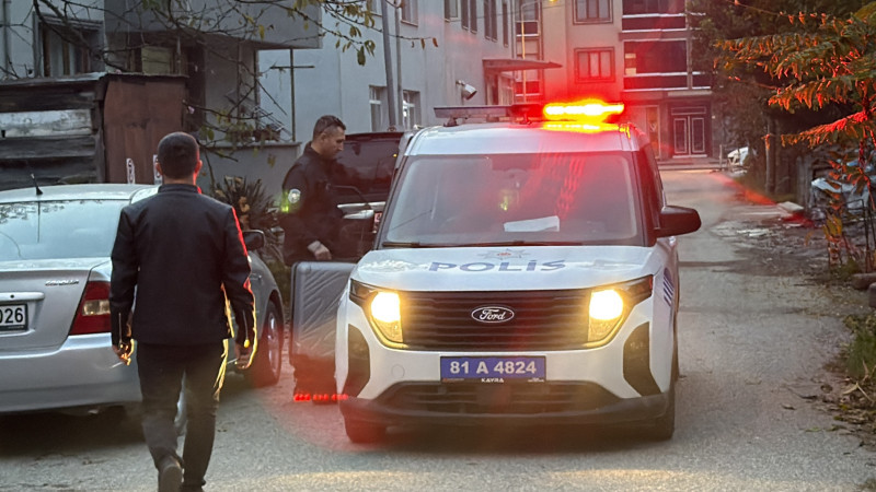 ŞÜPHELİ ÇANTA PANİĞİ