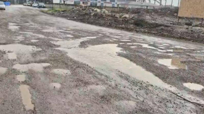 BİTMEYEN EZİYET: BOZUK YOLLAR!