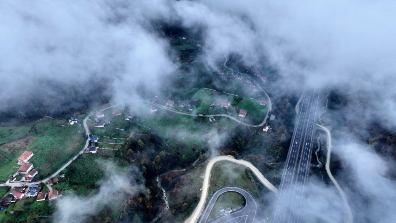 SAĞANAK VE SİS ETKİLİ OLDU