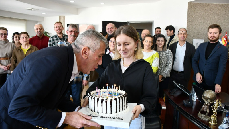 ALBAYRAK'A SÜRPRİZ KUTLAMA!