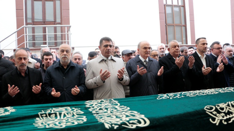 MERHUM İŞ İNSANI SELÇUK TÜRKSEVEN DUALARLA TOPRAĞA VERİLDİ