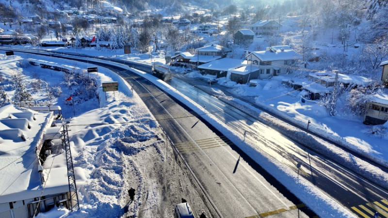 BOLU DAĞI'NDA KAR MANZARASI