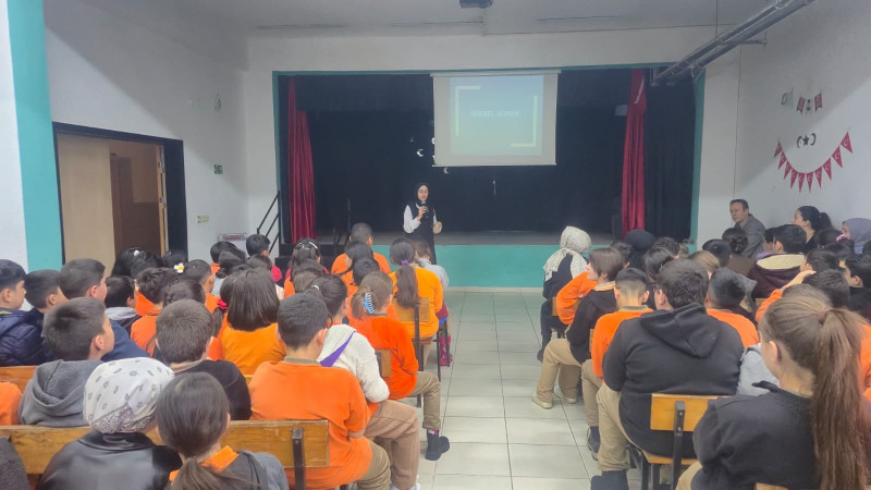 ÖĞRENCİLERE KİŞİSEL HİJYEN  VE DİŞ BAKIMI EĞİTİMİ…