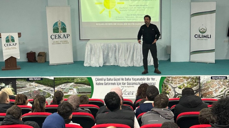 YAZAR OKTAY KENDİRCİ ÇİLİMLİLİ OKURLARIYLA BULUŞTU