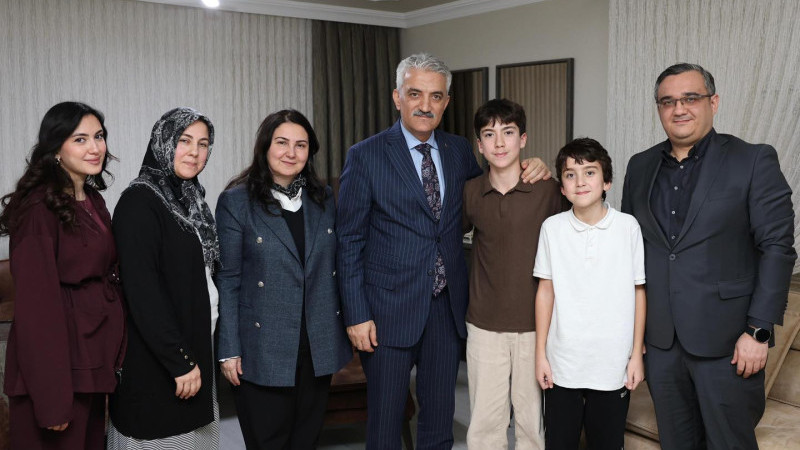 VALİ MAKAS’TAN KARAKUŞ AİLESİNE ANLAMLI ZİYARET