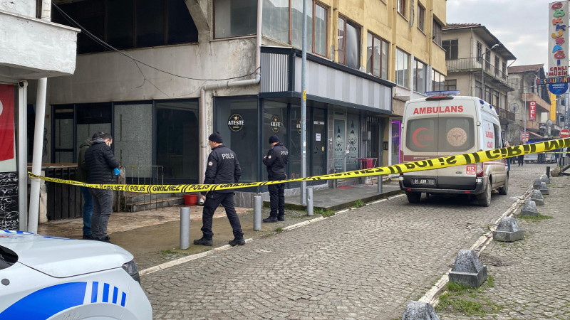 DÜZCE’DE METRUK BİNADA ERKEK CESEDİ BULUNDU