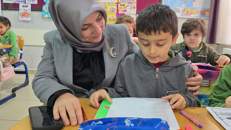 TOBB İLKOKULU’NU ZİYARET ETTİ