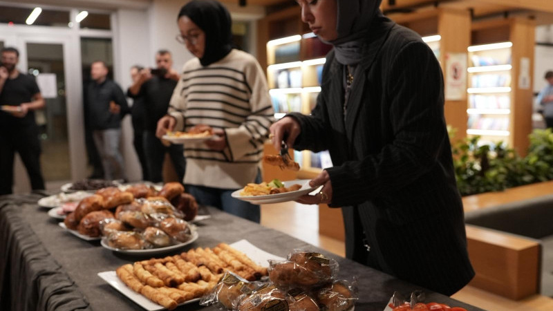 KÜTÜPHANELERDE İLK SAHUR 