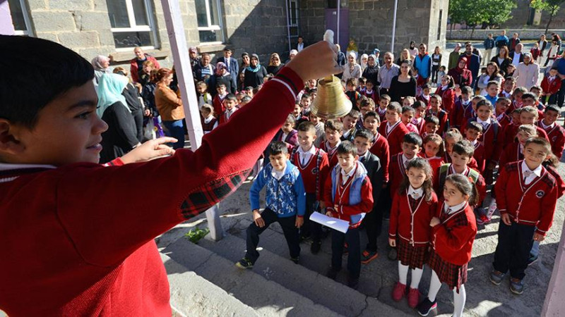 ÖĞRENCİLER DERS BAŞI YAPTI