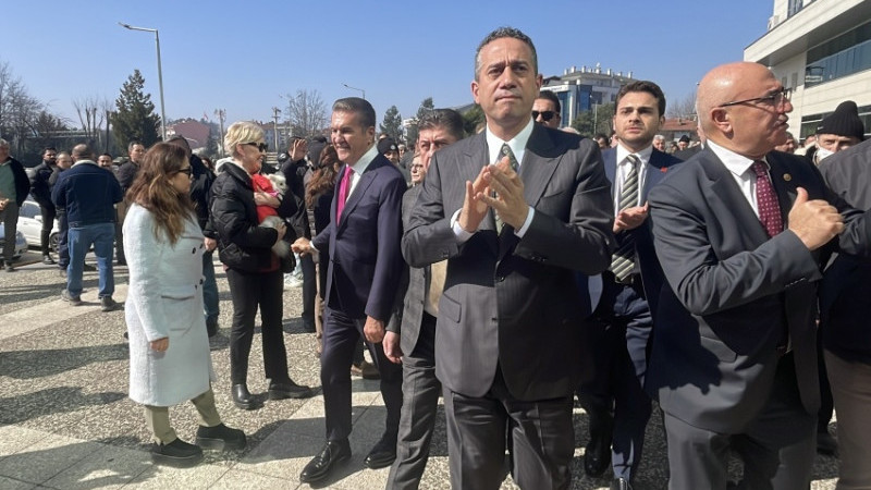 CHP’NİN AĞIR TOPLARI BAŞKAN ÖZCAN’A DESTEK İÇİN BOLU’YA GELDİ