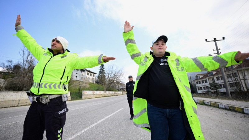 DOWN SENDROMLU FIRAT EMNİYETİN 