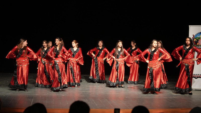 DÜNYA ROMANLAR GÜNÜ DÜZCE’DE COŞKUYLA KUTLANDI