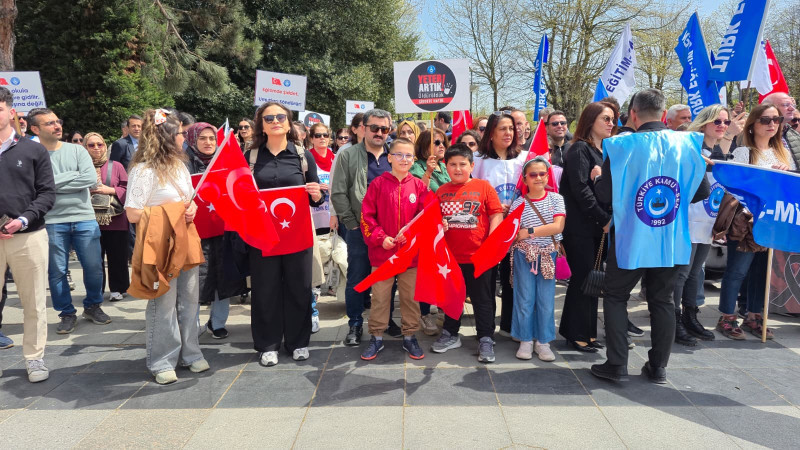 DÜZCE’DEKİ ÖĞRETMENLER TEK YÜREK OLDU