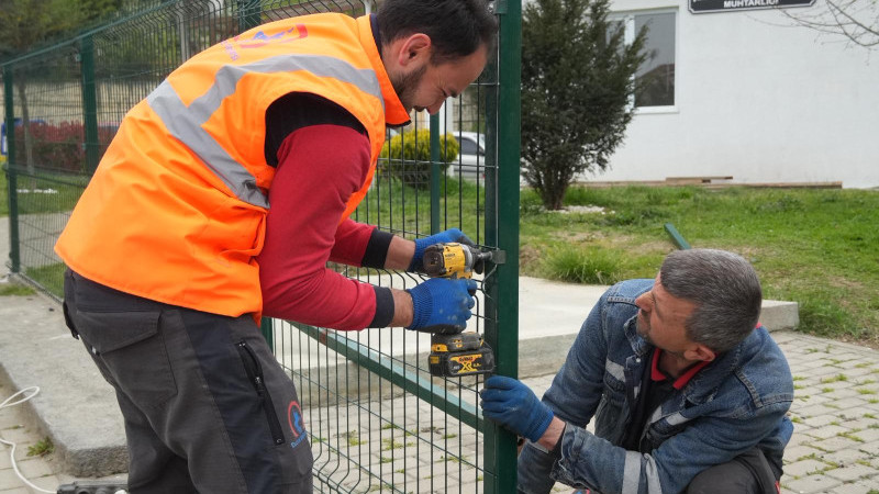 MAHALLE PARKLARINDA TADİLAT YAPILIYOR