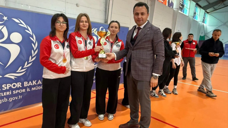DERECE GİRENLERE MADALYALARI VERİLDİ