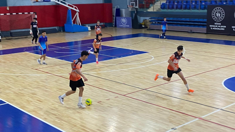 FUTSAL YARI FİNALİNDE NEFES KESEN MÜCADELE