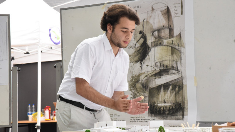 MİMARLIK VE SANAT ARASINDAKİ ETKİLEŞİM ORTAYA KOYULDU