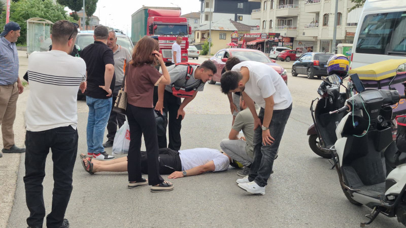 DÜZCE’DE MOTOSİKLET KAZASI: 1 YARALI