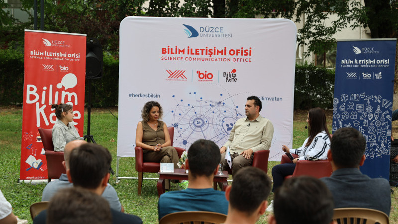 GÜNEŞ ENERJİSİYLE TEMİZ YARINLAR BİLİM KAFE’DE KONUŞULDU