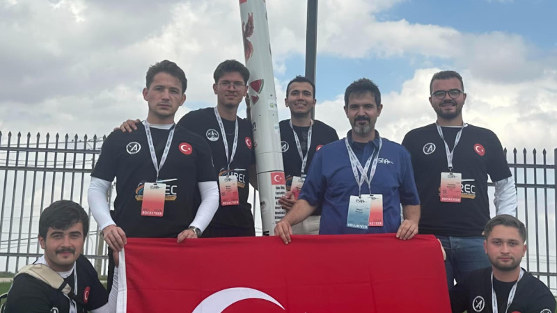 KAPSÜL AZAK ROCKET TEAM ABD’DE DÜNYA BİRİNCİSİ OLDU