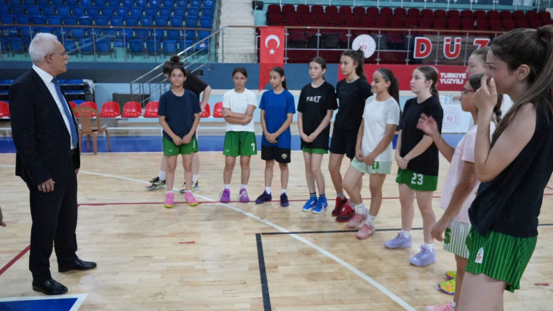 YAZ OKULU FAALİYETLERİNİ YERİNDE İNCELEDİ