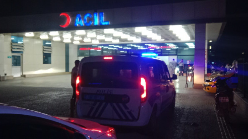ÇİLİMLİ’DE TRAKTÖR DEVRİLDİ 