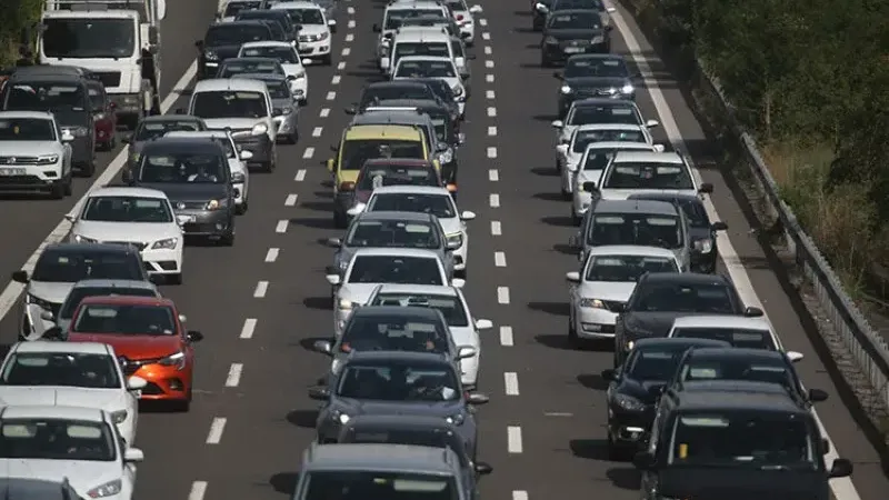 DÜZCE’DE OTOMOBİLLERİN YAŞI TÜRKİYE ORTALAMASINI GEÇTİ 