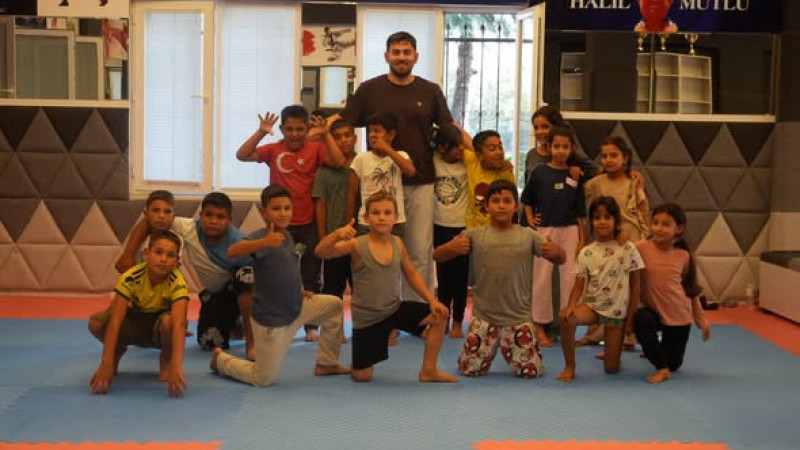 GENÇLER SPORLA BULUŞUYOR