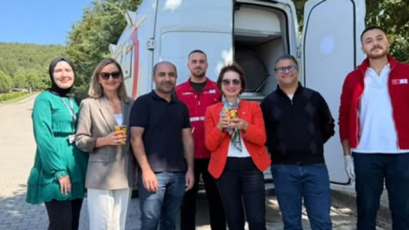 KAN VEREN ÖĞRENCİLERE KIZILAY’DAN SICAK ÇORBA