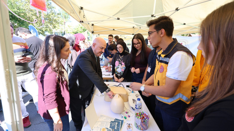 ÖĞRENCİ TOPLULUKLARI TANITIM GÜNLERİ BAŞLADI