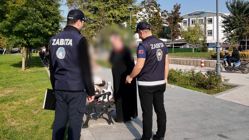 ZABITA’DAN YERE İZMARİT ATANLARA CEZA