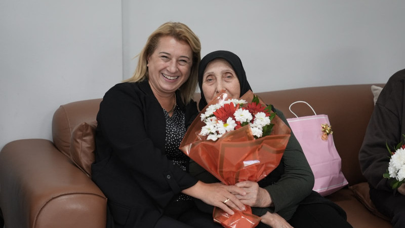 YAŞLILAR GÜNÜ’NDE ANLAMLI ZİYARET