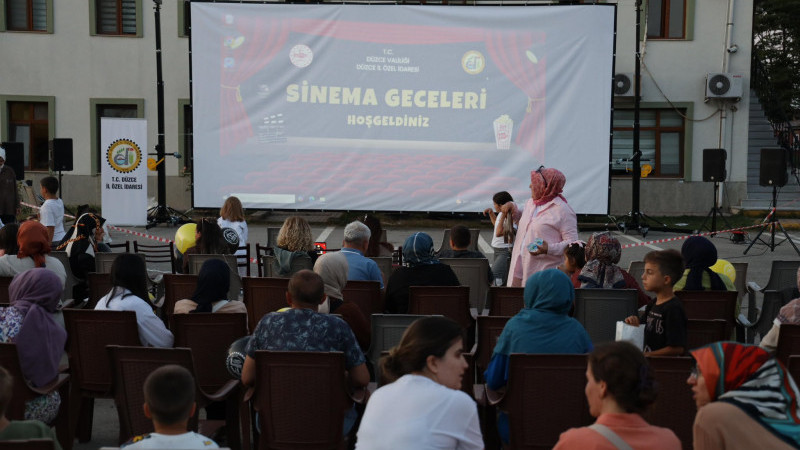 AÇIK HAVA SİNEMA GECELERİ BAŞLADI