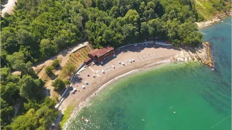 AKÇAKOCA CENEVİZ KALESİ PLAJI MAVİ BAYRAĞINA KAVUŞUYOR