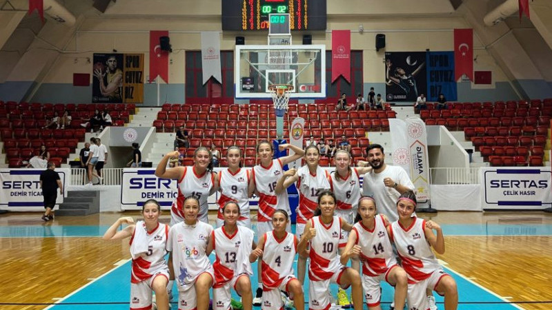 DÜZCE, BASKETBOLDA TÜRKİYE ÜÇÜNCÜSÜ OLDU