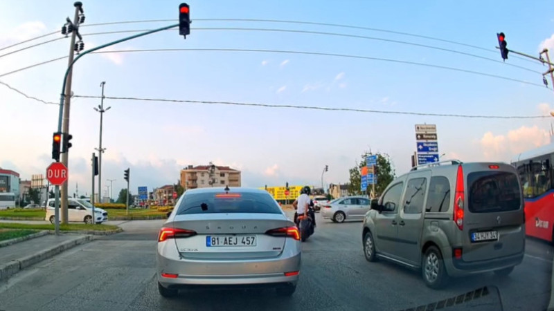 IŞIK İHLALİ İÇİN PLAKAYI KAPATMASINI İSTEDİ 